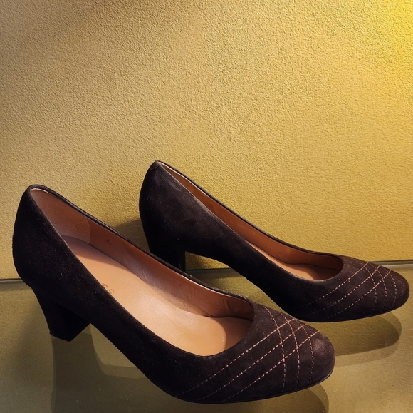 EUC Talbots Brown Suede Heels - Picture 4 of 8